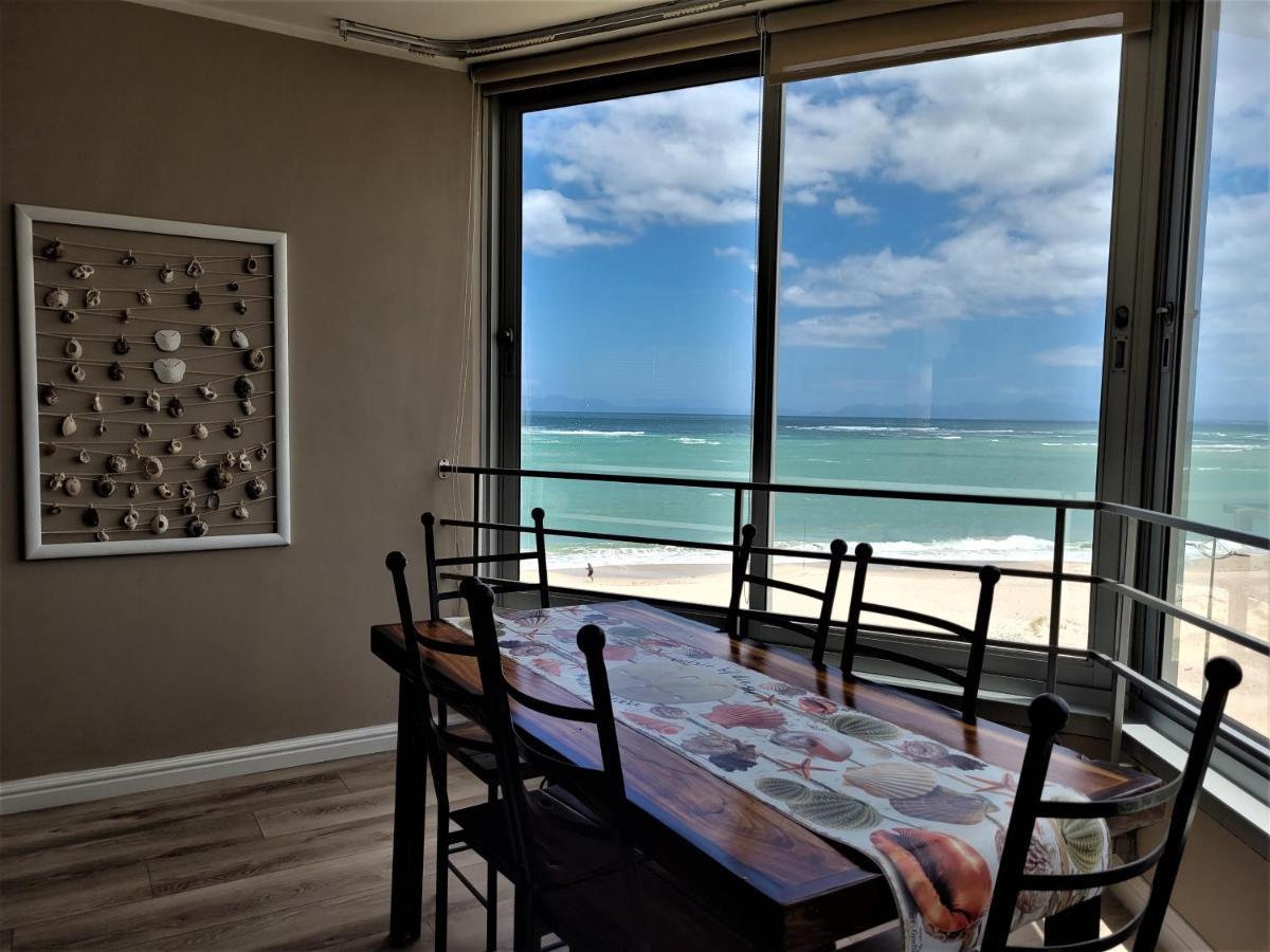 On The Beach At Strand Exterior foto